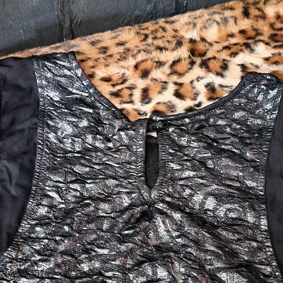 Crop Top Shimmering and lightweight... sz. large - Picture 4 of 5